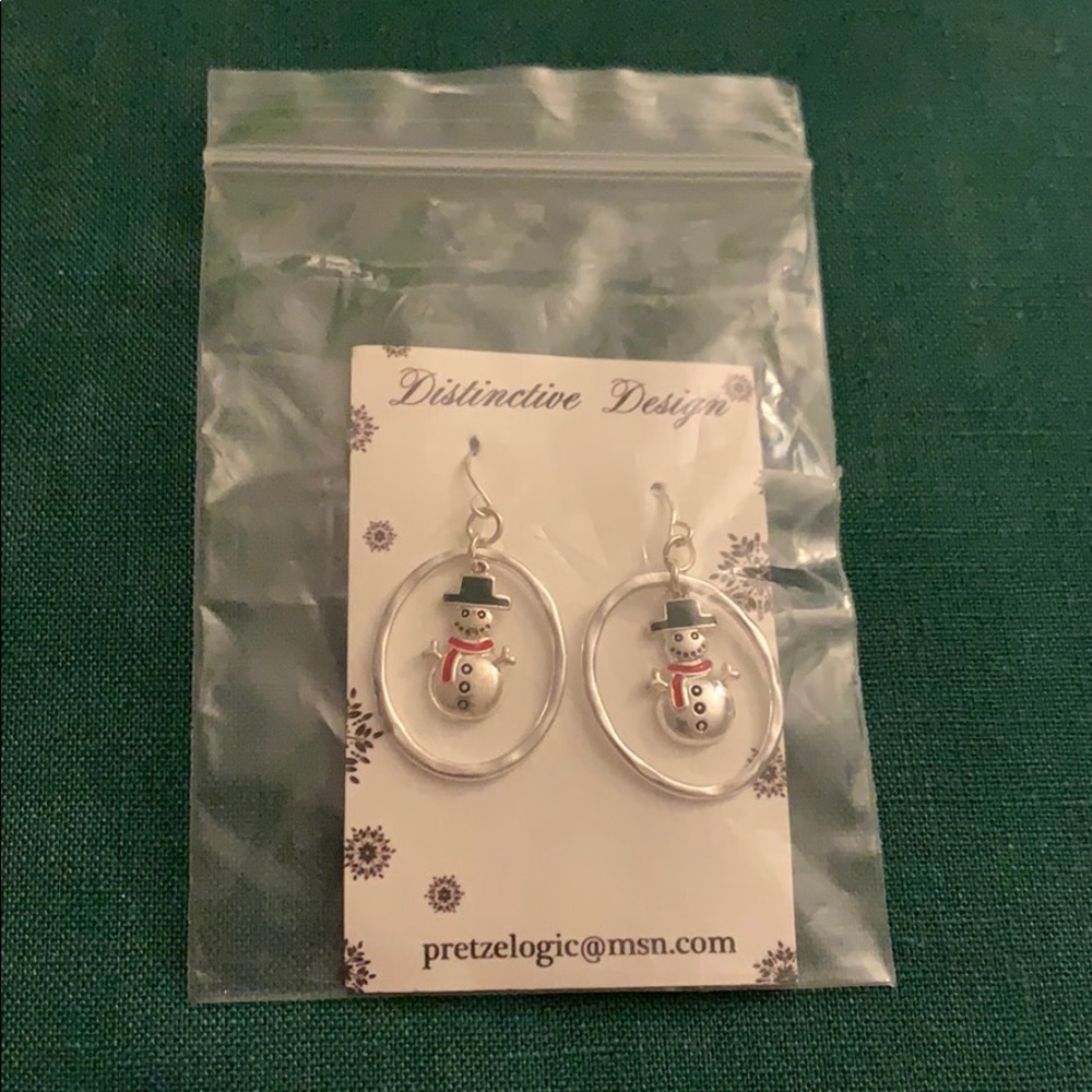 ❄️ NWT Snowman in Hoop Dangle Earrings